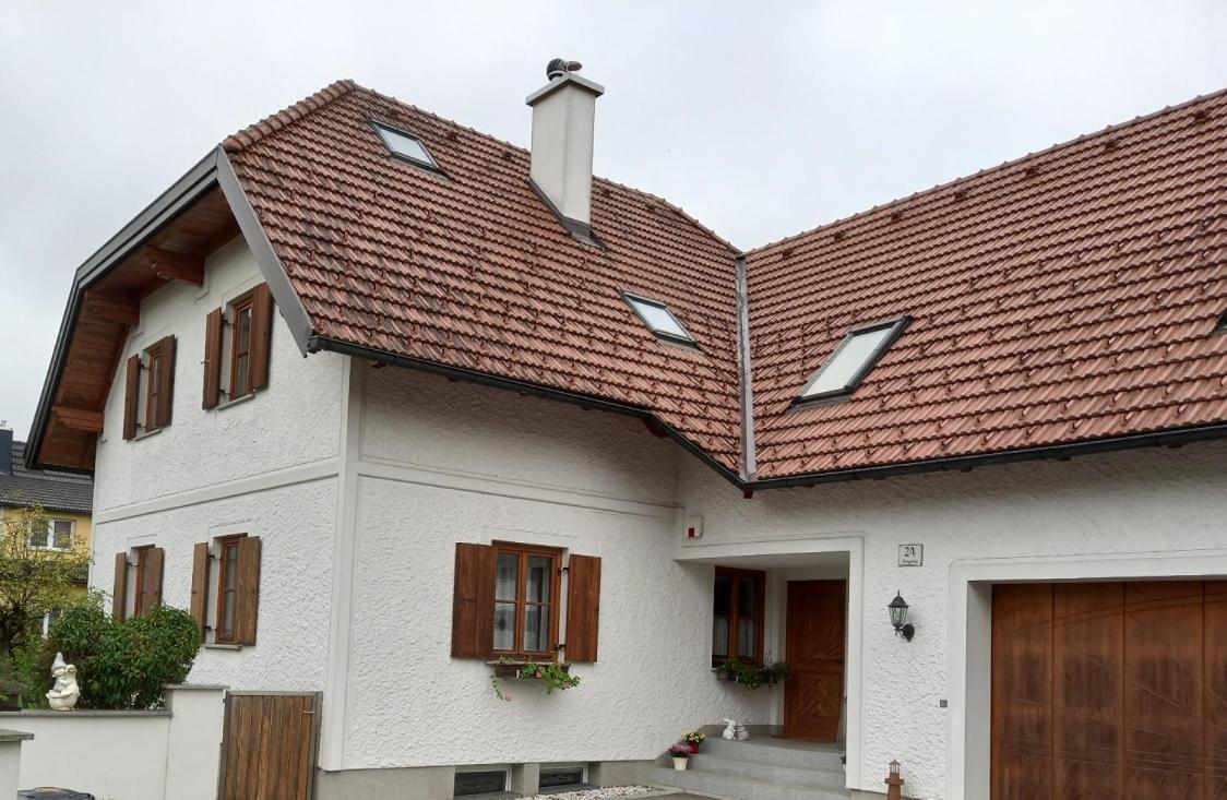 60 M² Ferienapartment Zentrumsnahe Mit Gartenbenutzung Steyr Exterior photo